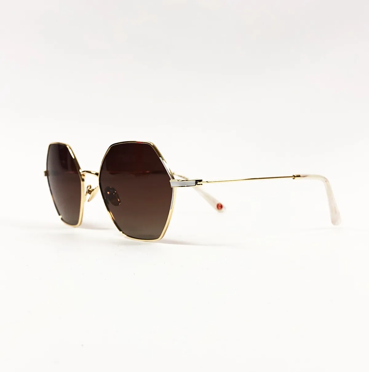 Product view of Cosmopolitan-CM2101-White_2