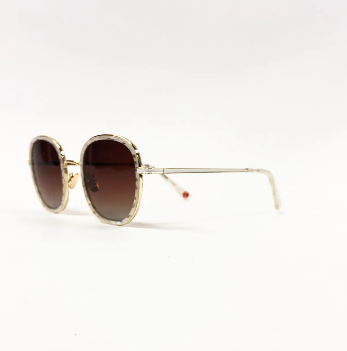 Product view of Cosmopolitan-CM2201-White_2