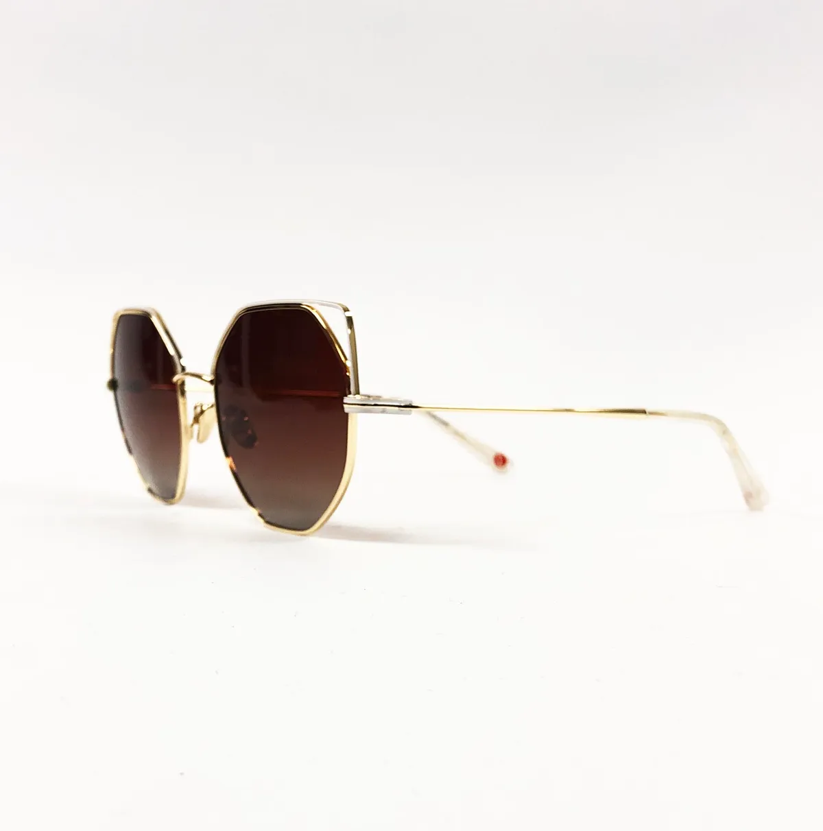 Product view of Cosmopolitan-CM2261-White_2