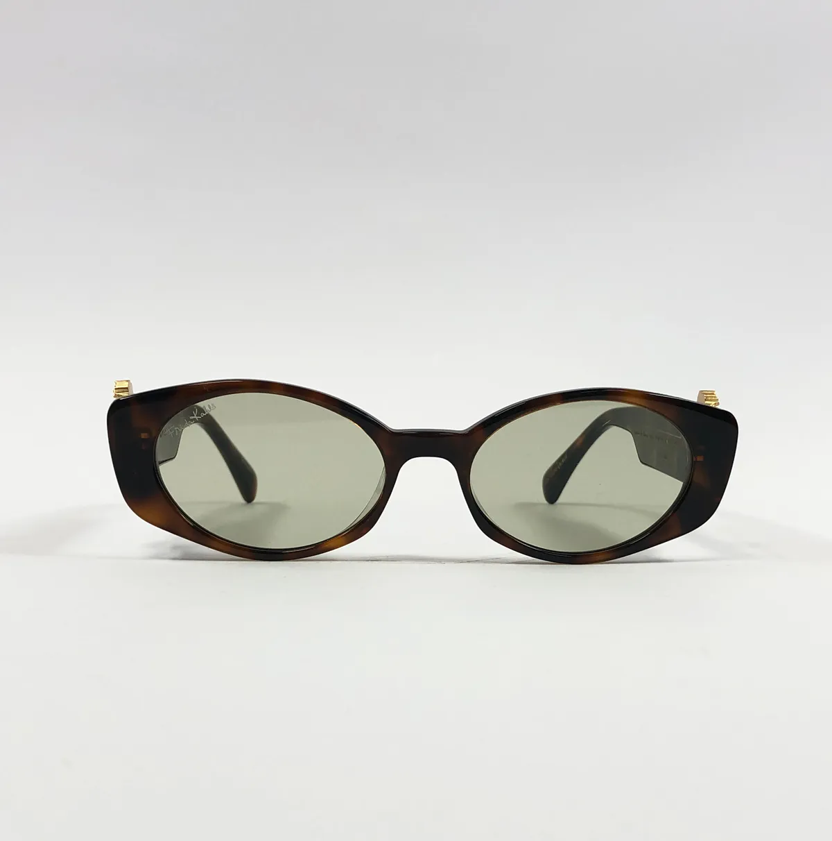 Main view of For-Arts-Sake-Frida-Portrait-FKB2