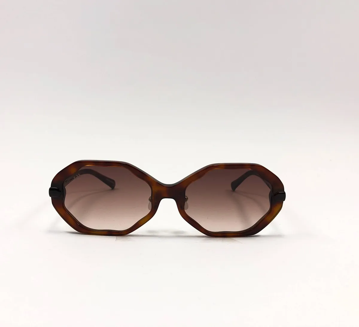 Main view of For-Arts-Sake-Lotus-SF005TT