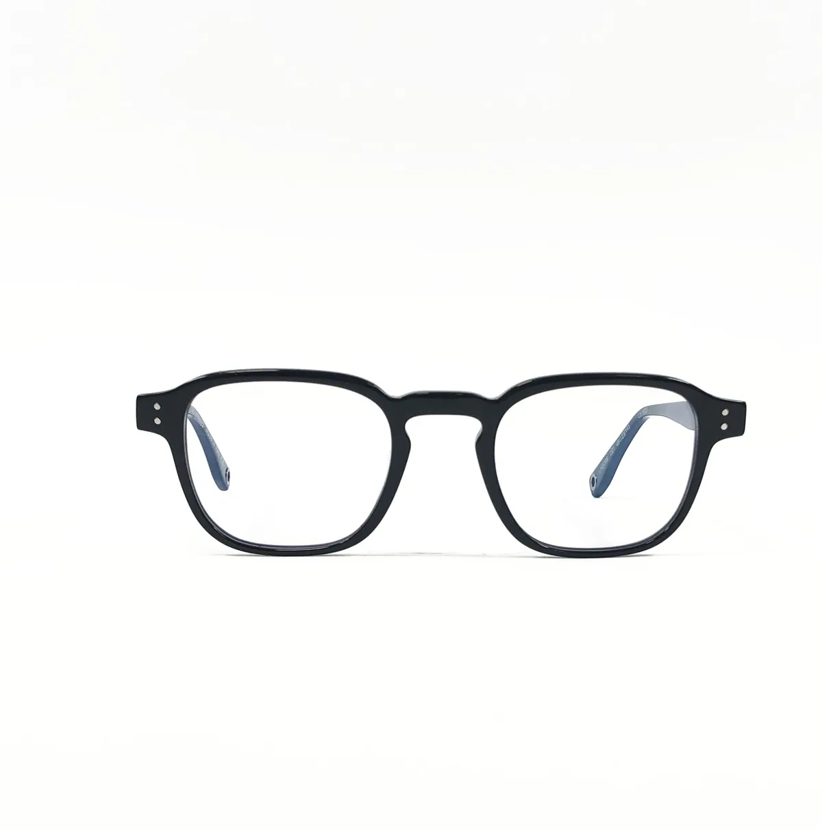 Main view of Les-Hommes-LH2O06-C01